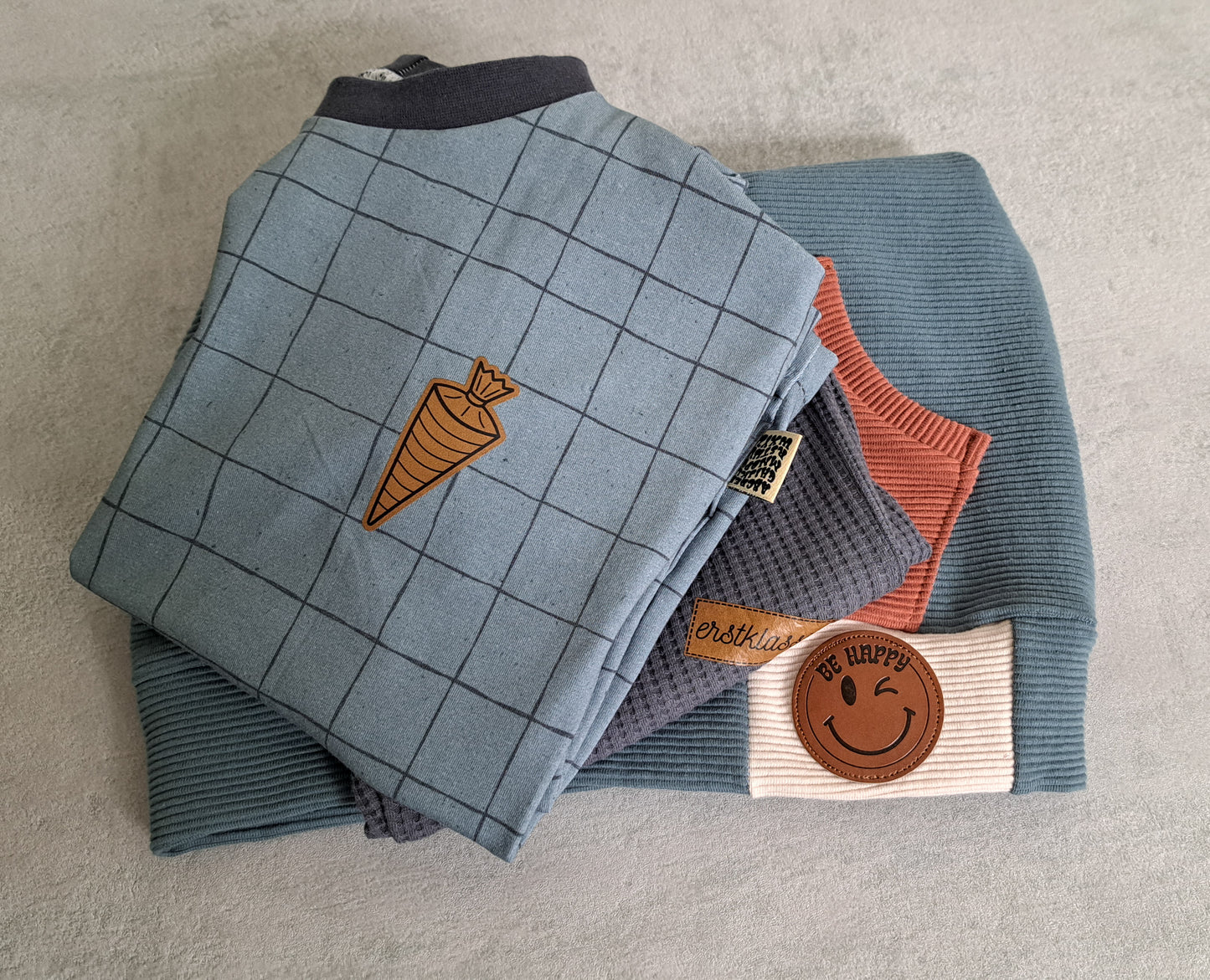 Be happy Smiley Kunstlederlabel Kunstleder Label Eigenproduktion