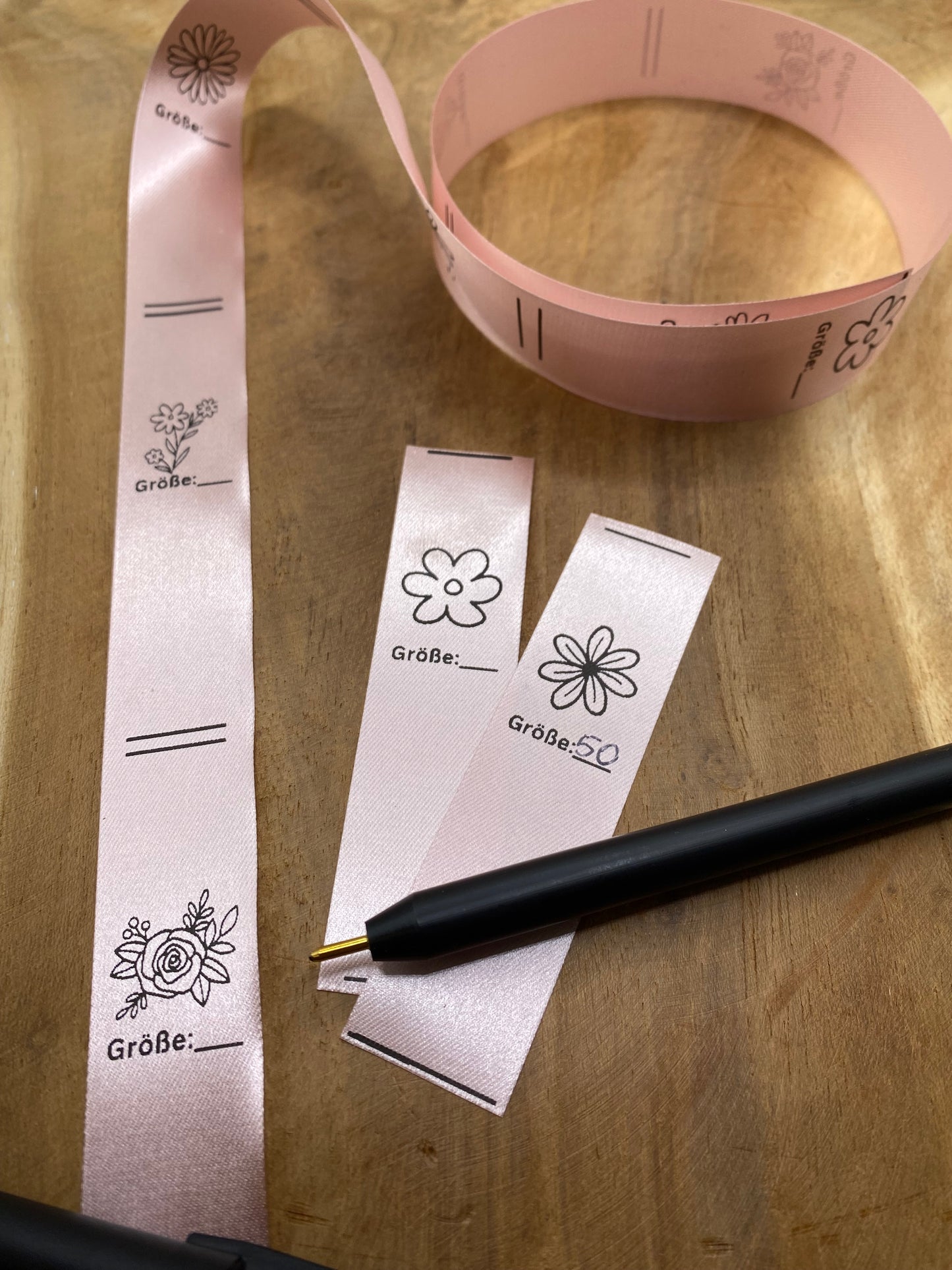 5 Stück Blumen Größen Label zum beschriften Satin Label