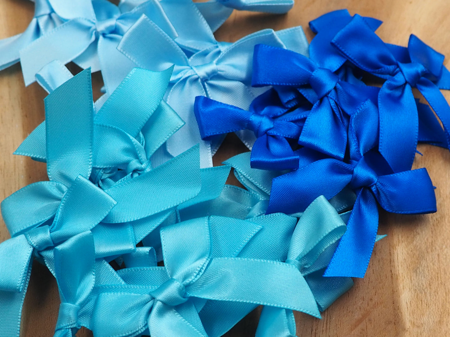5 Schleifen Groß Royalblau
