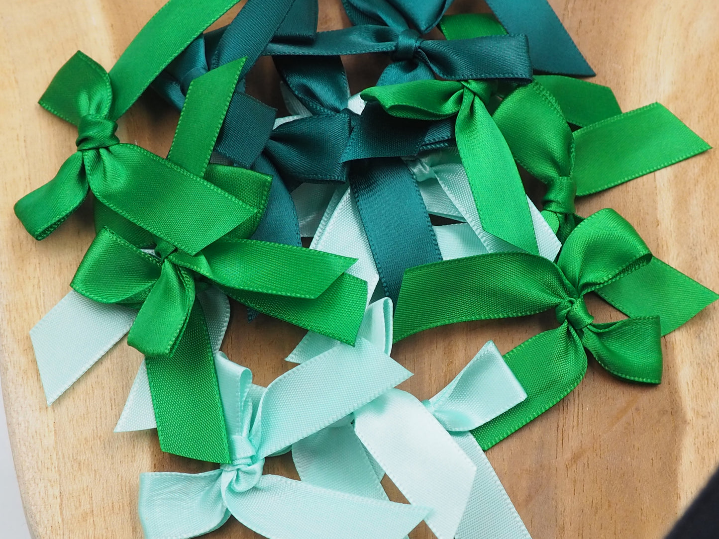 5 Schleifen Groß Grün