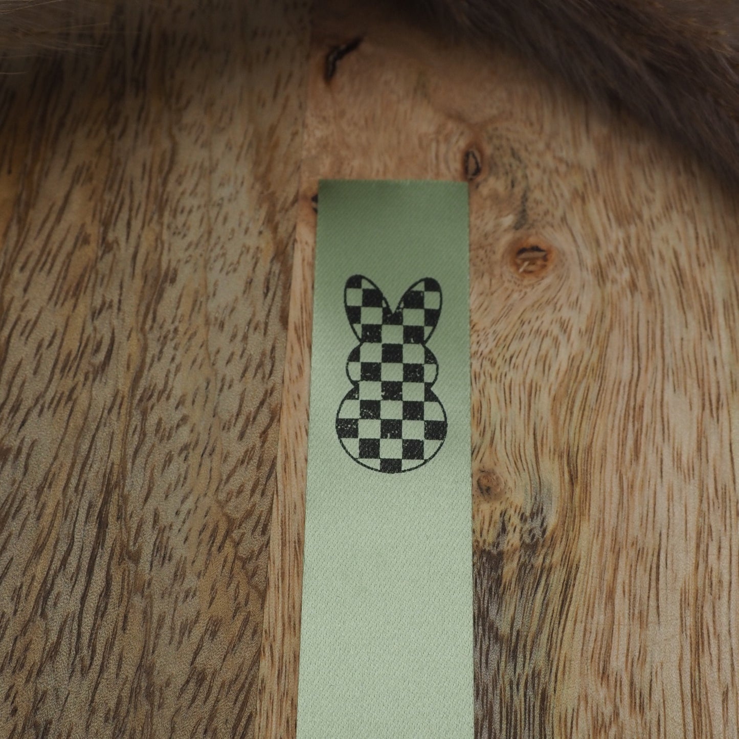 Hase kariert Satin-Label in Grün Eigenproduktion