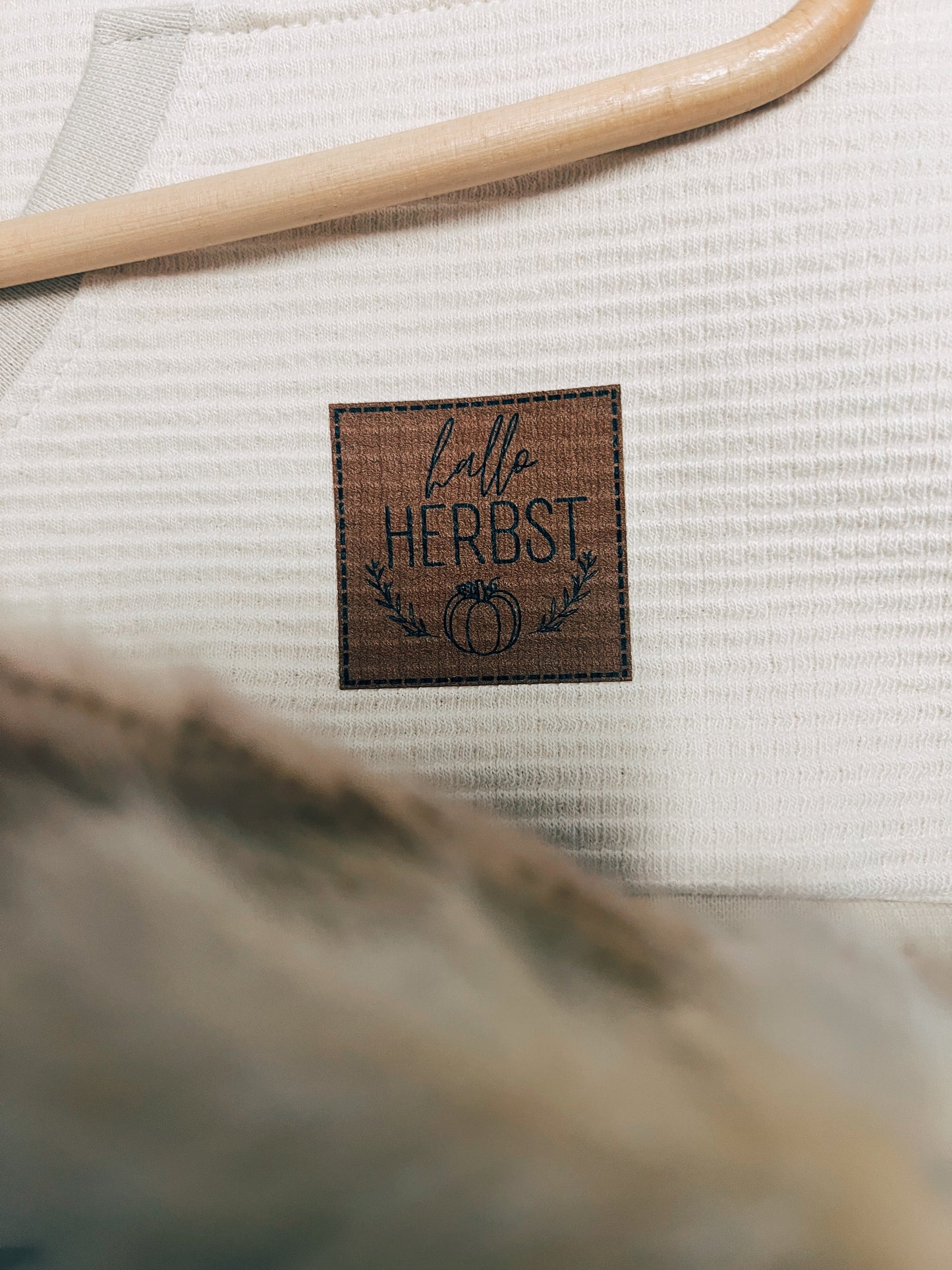 Hallo Herbst Bügel Label Bügellabel Eigenproduktion