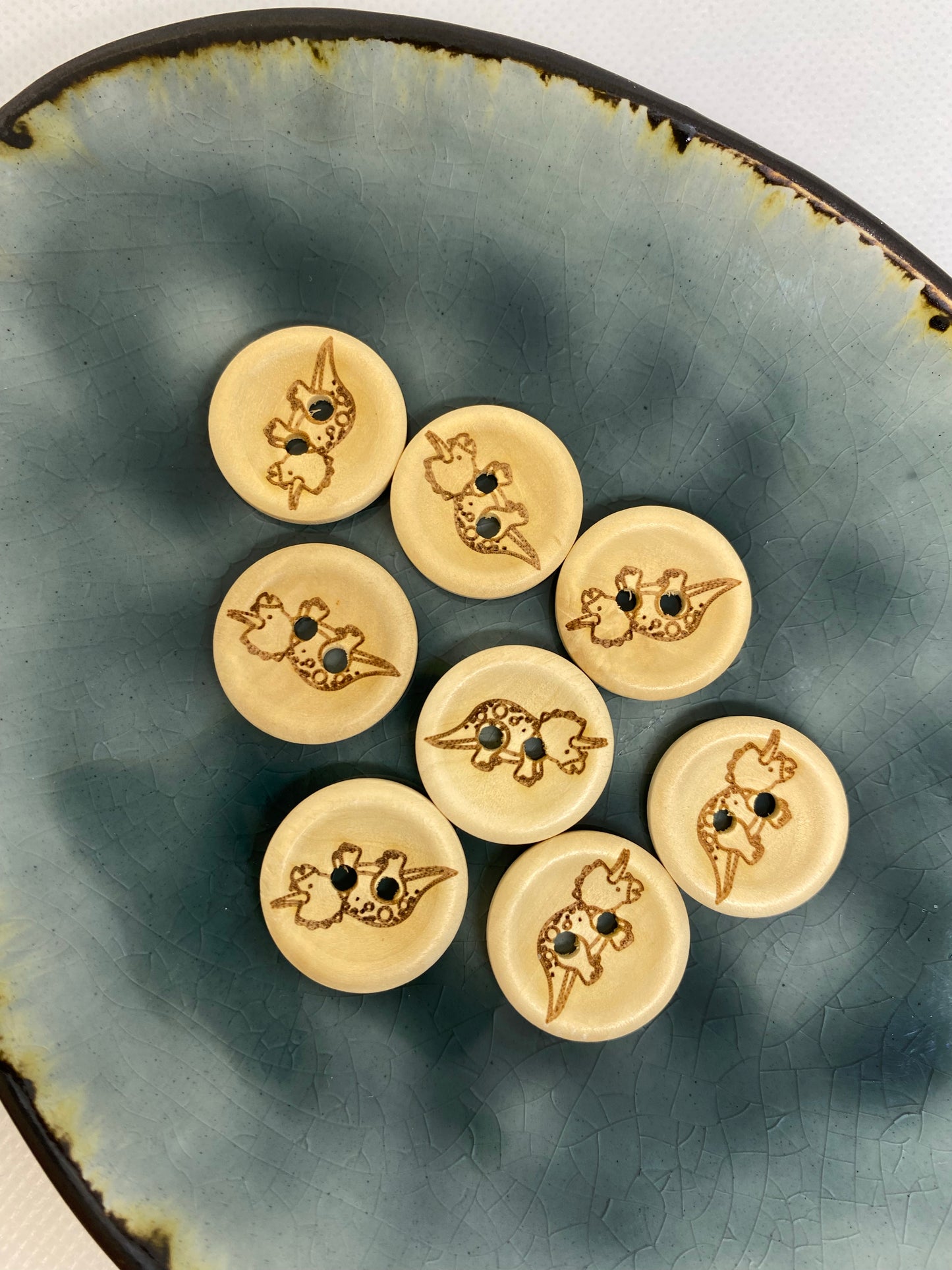 Eigenproduktion Holzknopf Triceratops 20mm - Ameloua