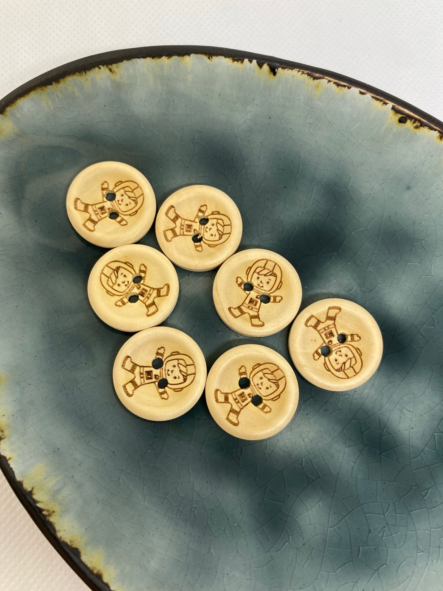 Eigenproduktion Holzknopf Astronaut 20mm - Ameloua