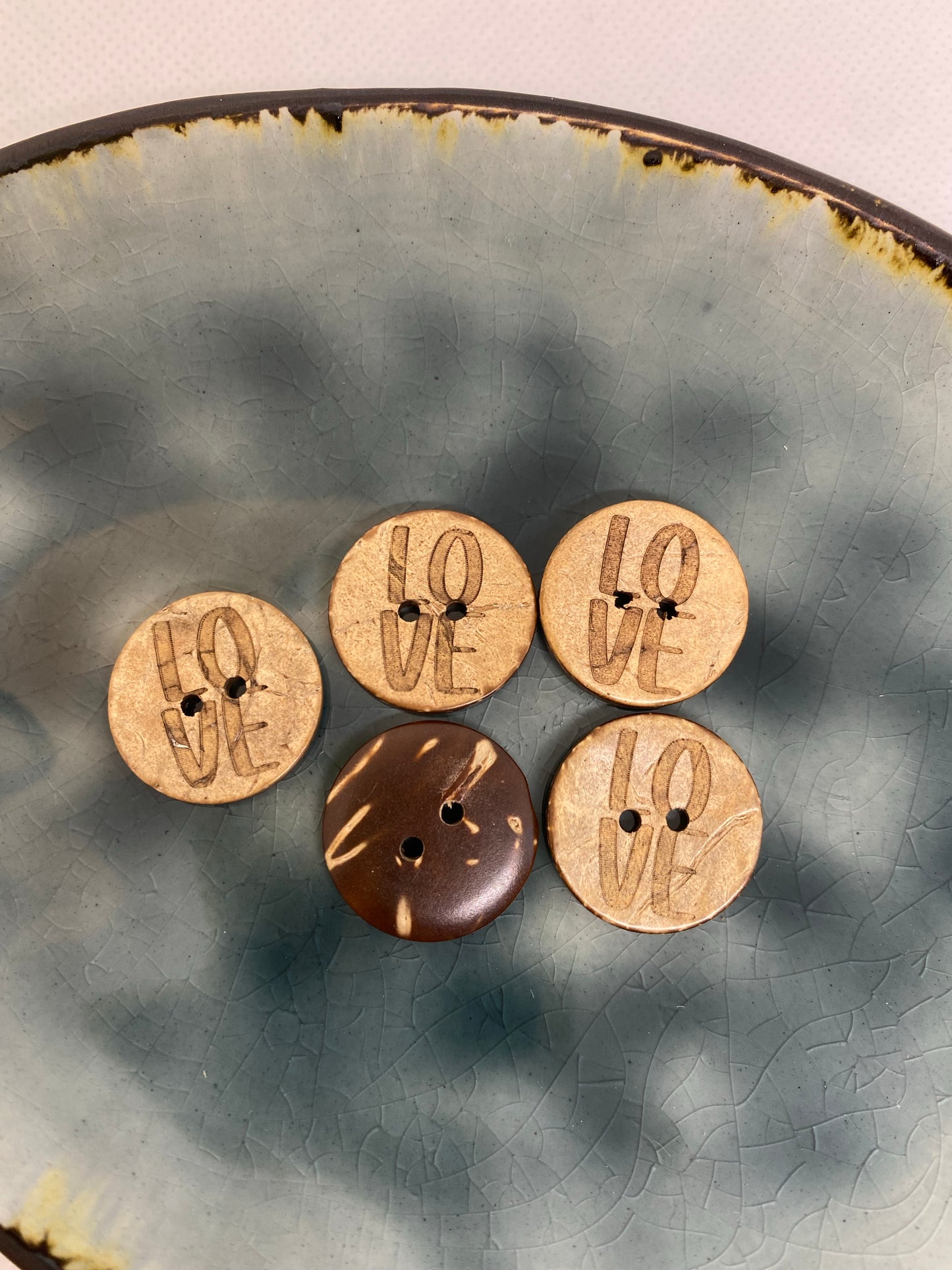 Eigenproduktion Kokosknopf LOVE 20mm - Ameloua