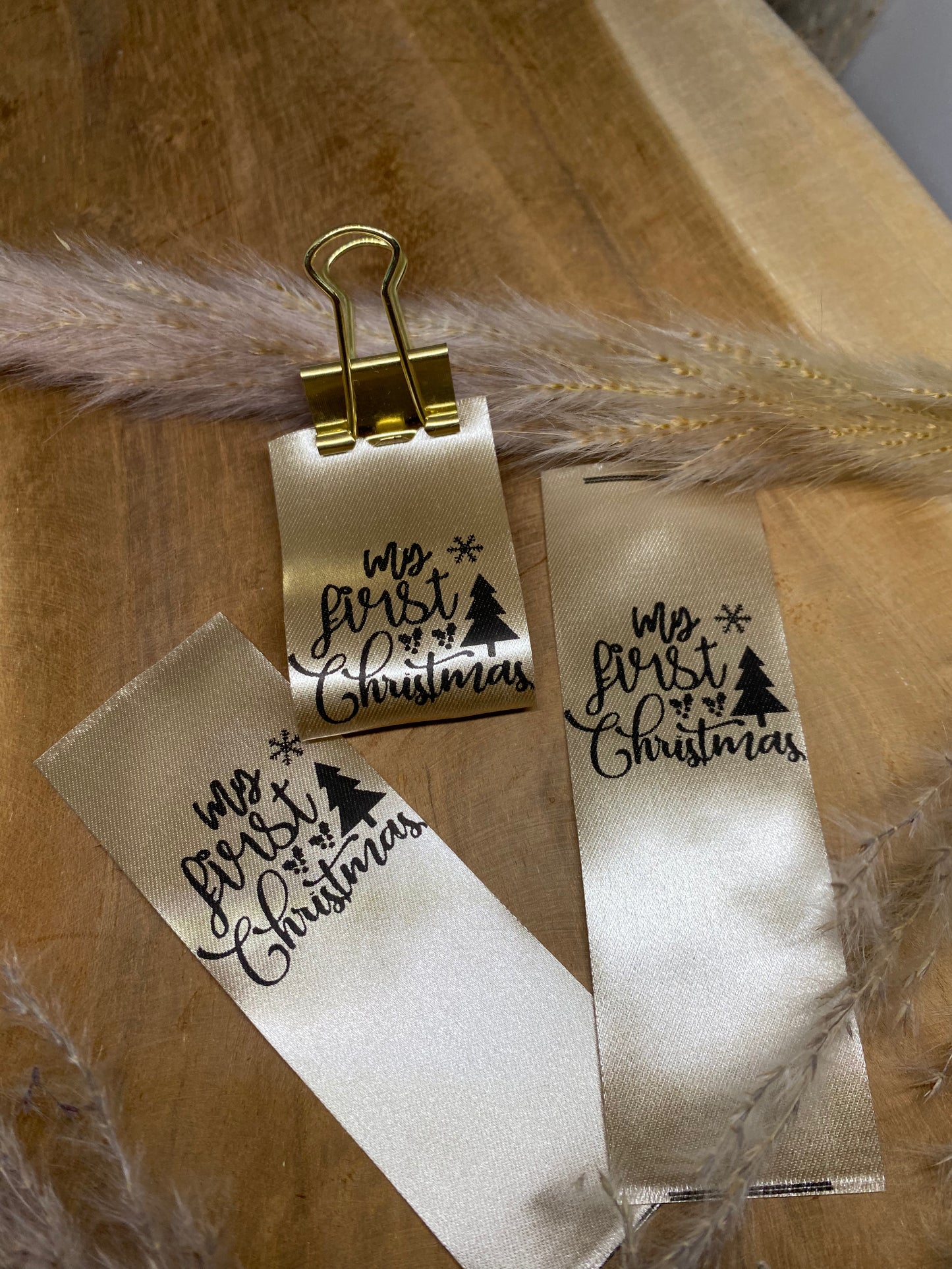 My first Christmas Hell-Gold Satin-Label Eigenproduktion