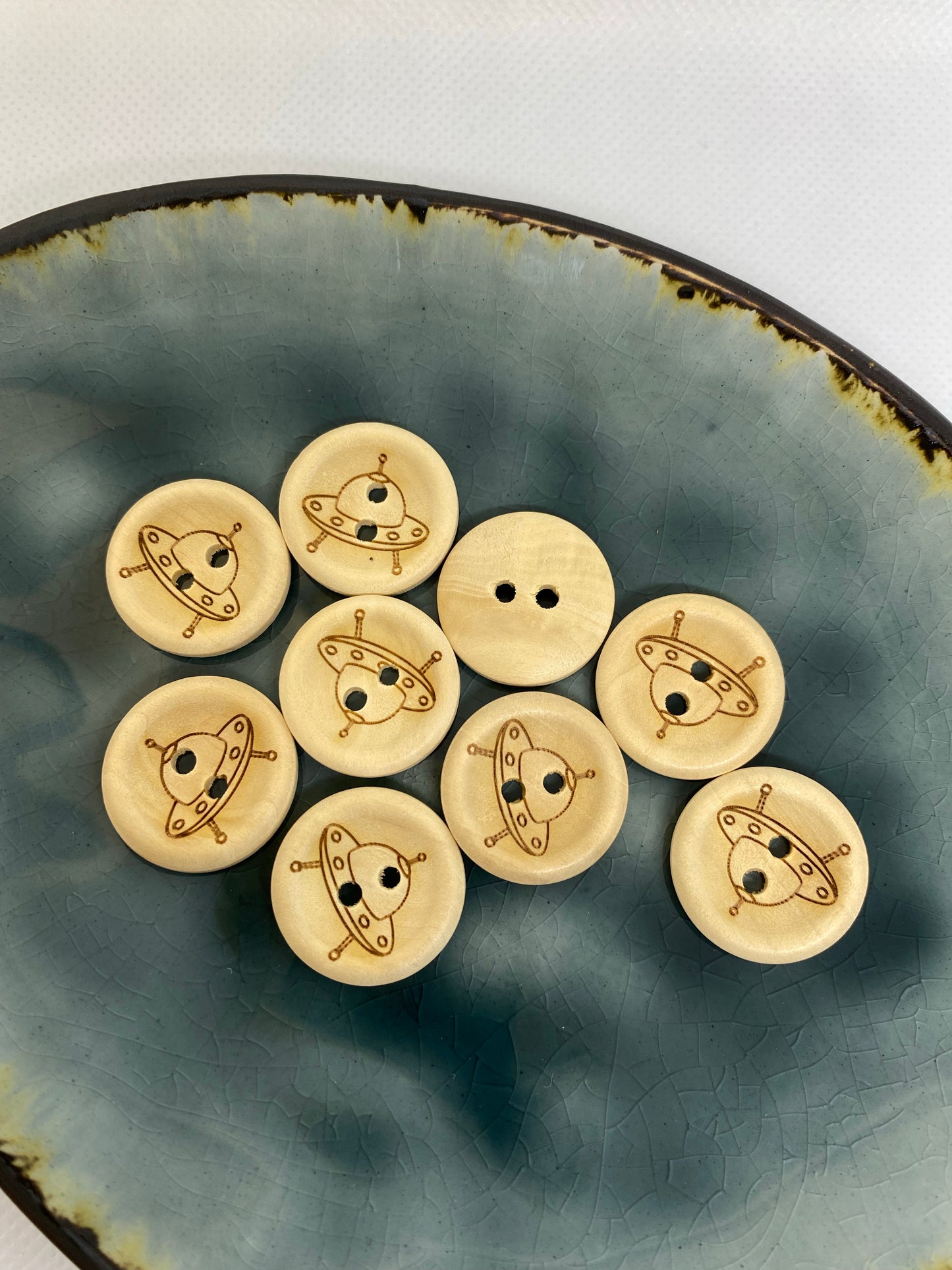 Eigenproduktion Holzknopf UFO 20mm - Ameloua