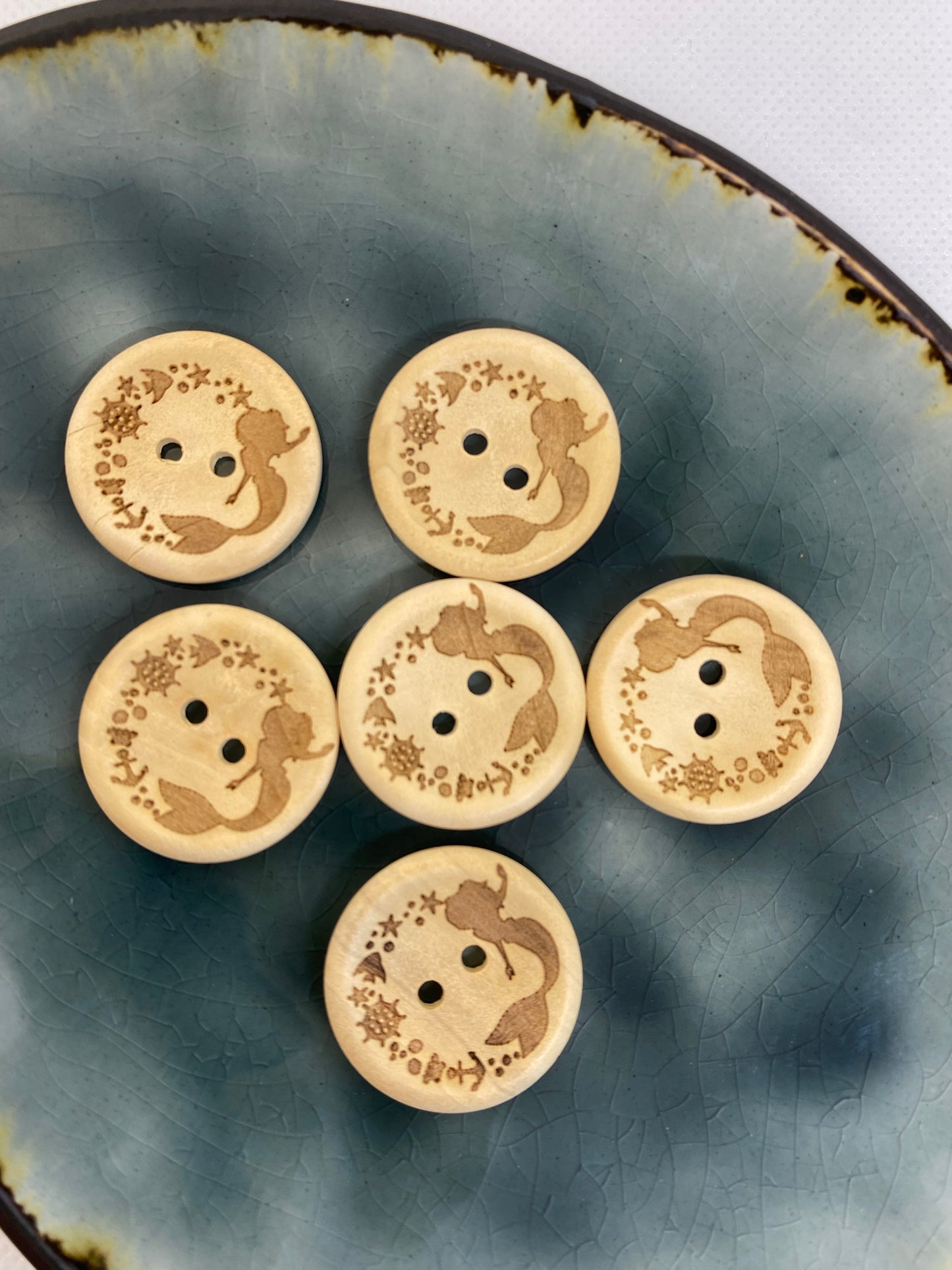 Eigenproduktion Holzknopf Meerjungfrau 25mm - Ameloua