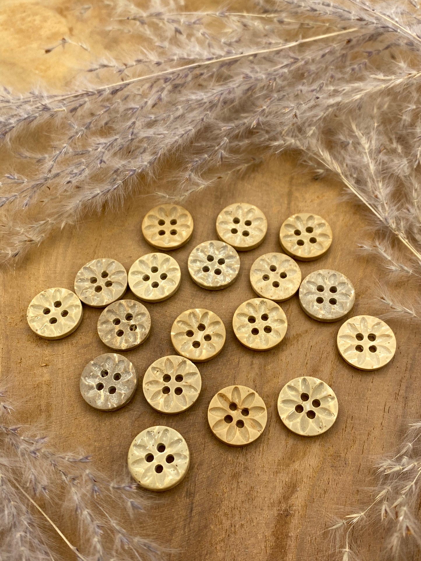 Kokosknopf Blumengravur 12,5 mm