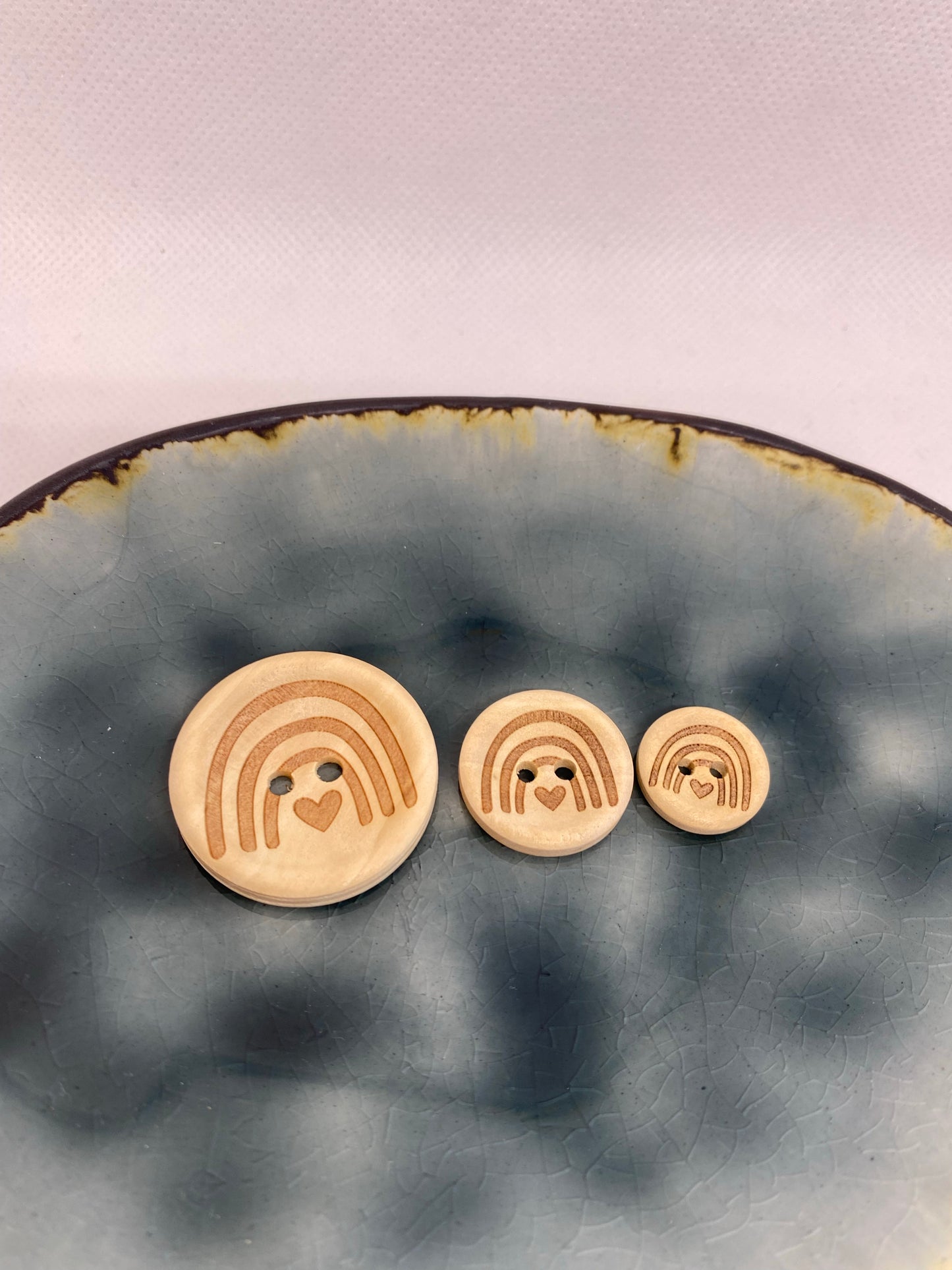 Holzknopf Regenbogen 15mm