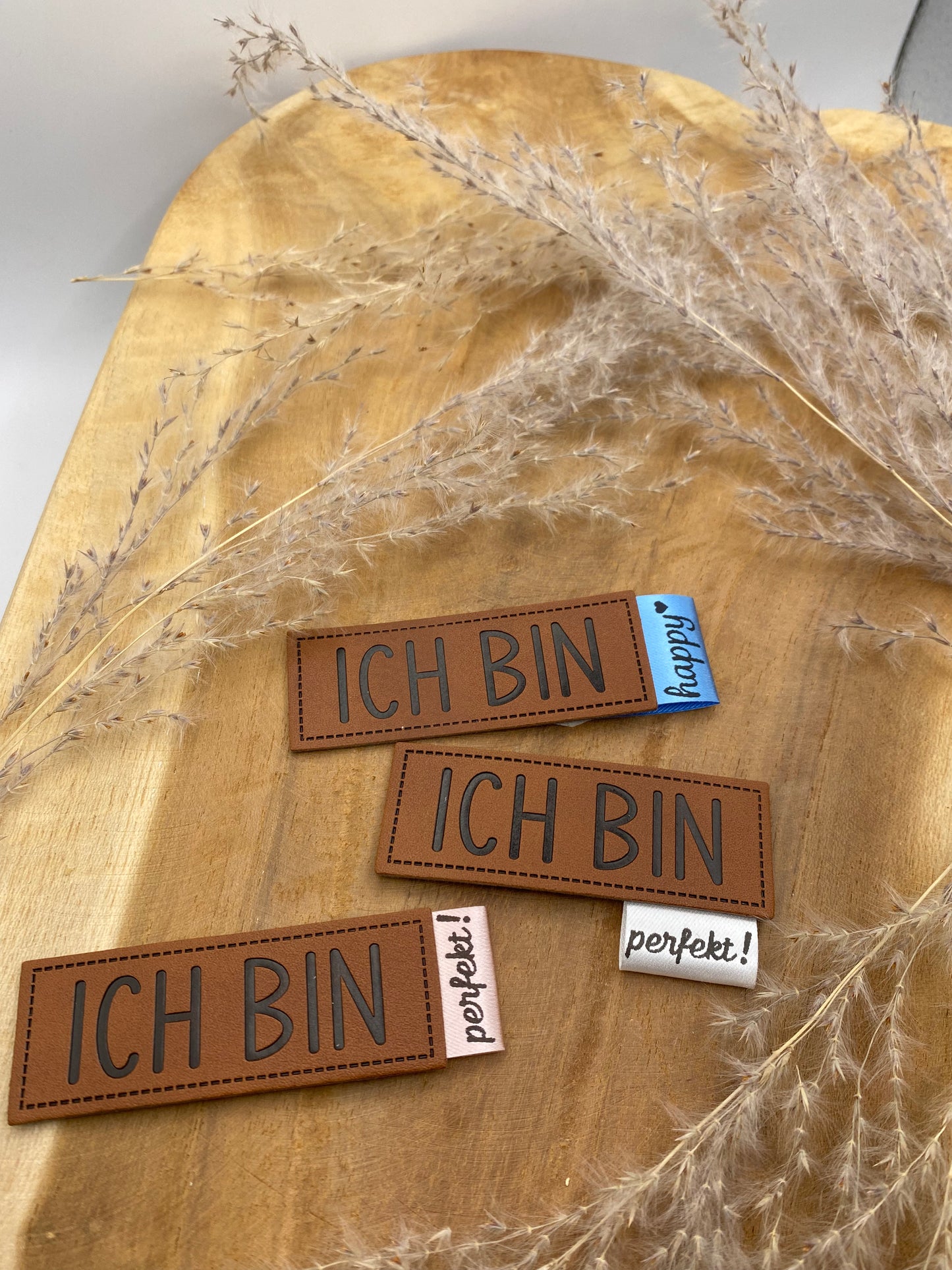 happy Weiß Satin-Label Satin Eigenproduktion