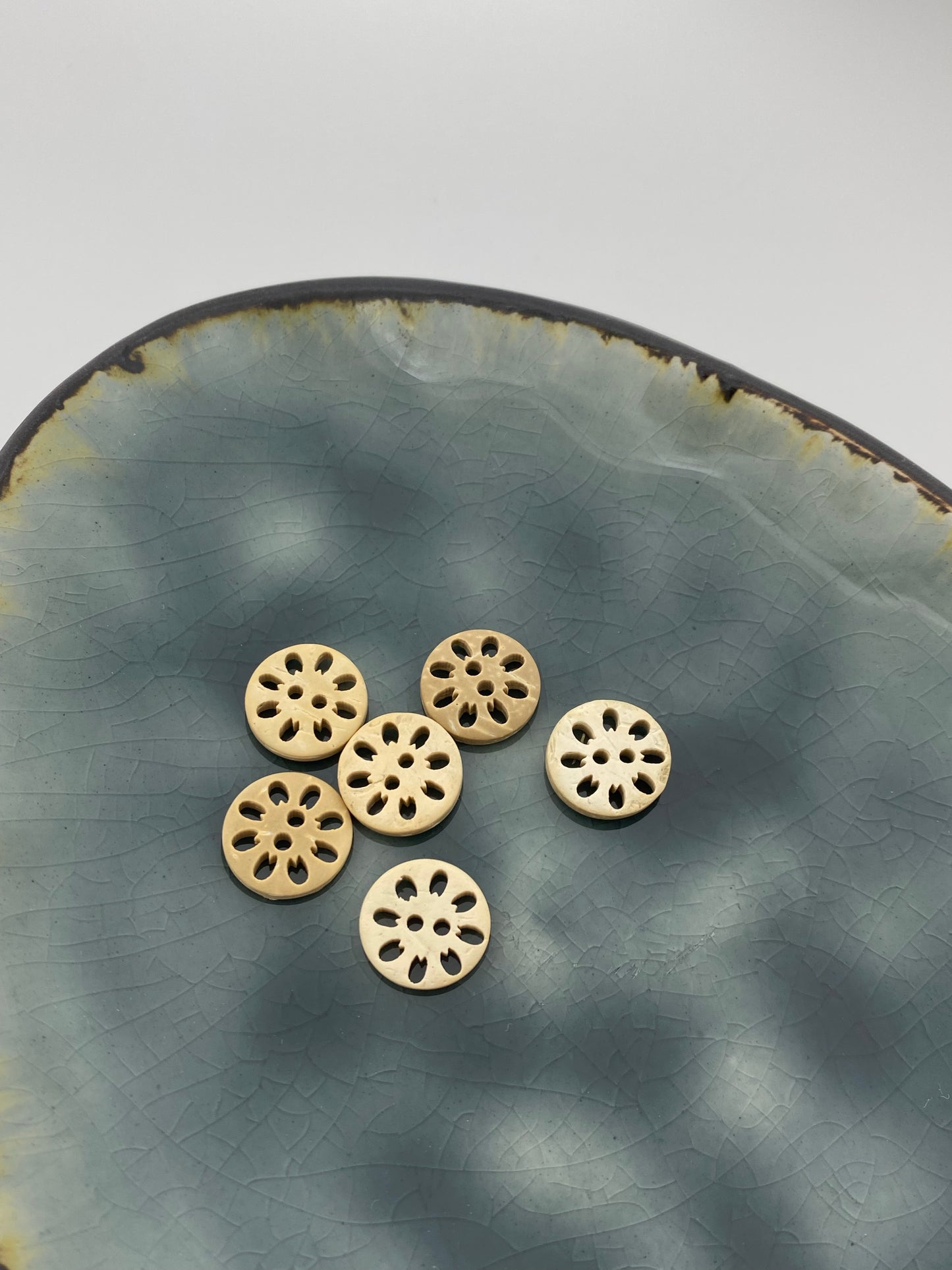 Kokosknopf Blume hell 12mm - Ameloua