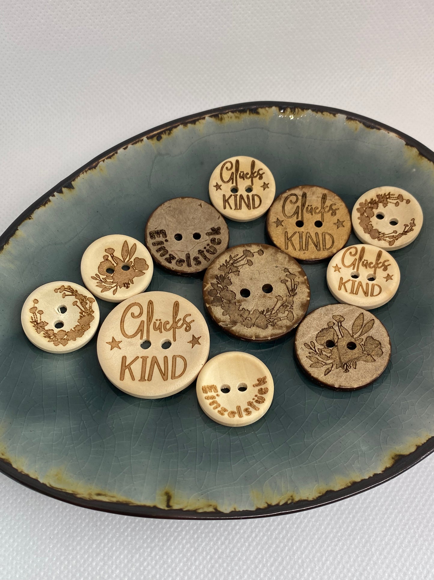 Eigenproduktion Holzknopf Blumen 20mm