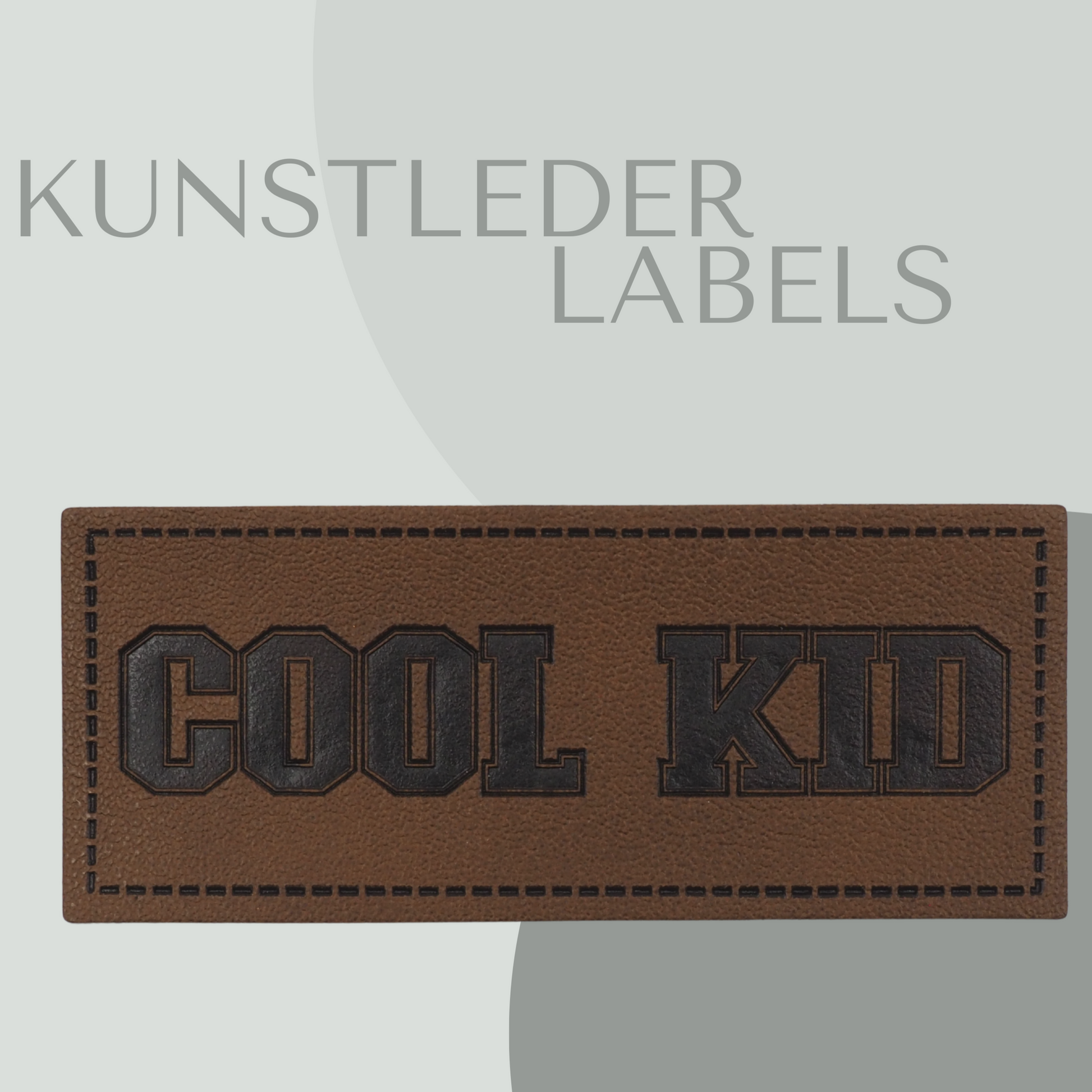 Kunstleder Label eckig in braun mit der Aufschrift "COOL KID"