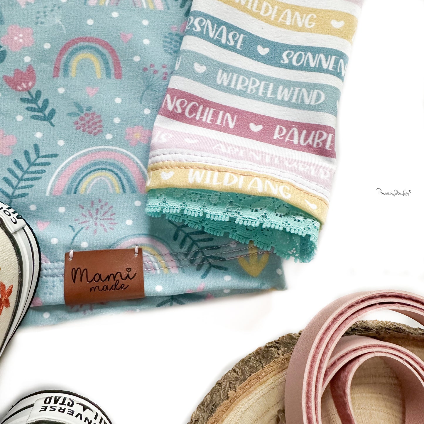 Mami Made Knick-Label Kunstlederlabel Eigenproduktion