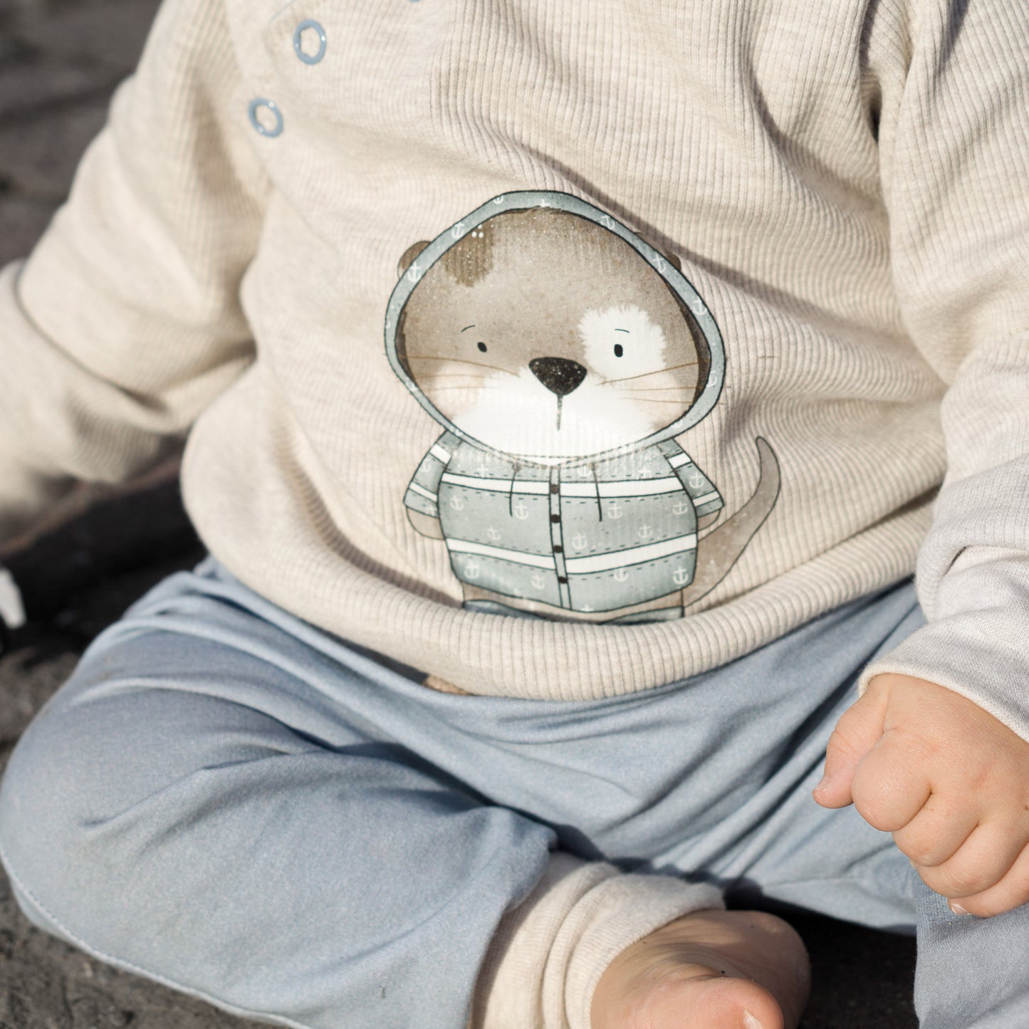Otter mit Regenjacke Blau - Maxi Bügel-Bild Bügelbild Eigenproduktion