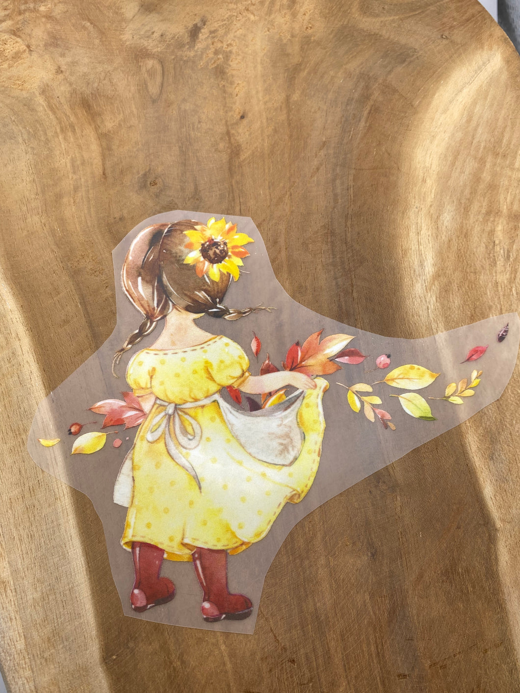 Mädchen im Herbstkleid Bügel-Bild Eigenproduktion