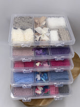 Lade das Bild in den Galerie-Viewer, Spitzen Box Blau
