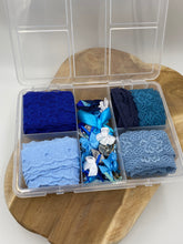 Lade das Bild in den Galerie-Viewer, Spitzen Box Blau
