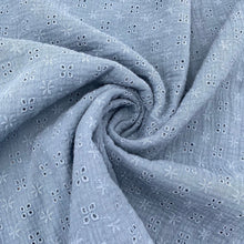 Lade das Bild in den Galerie-Viewer, Musselin Lochstickerei Double Gauze - Dusty Blue
