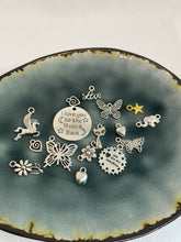 Lade das Bild in den Galerie-Viewer, Label Metall Schmetterling
