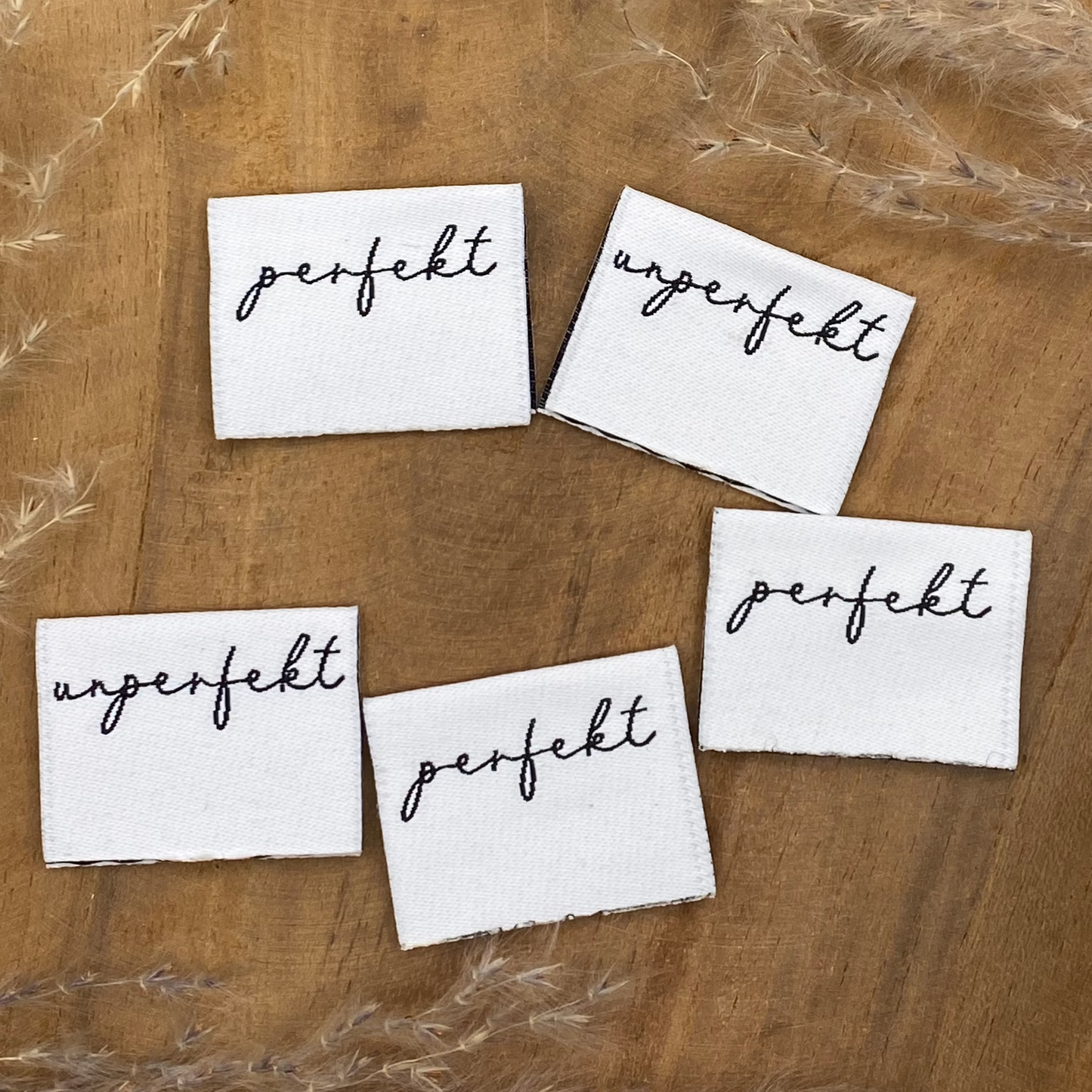 perfekt / unperfekt Web Label gewebt Eigenproduktion