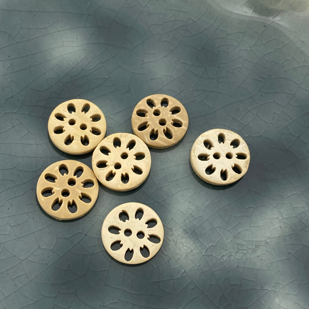 Kokosknopf Blume hell 12mm