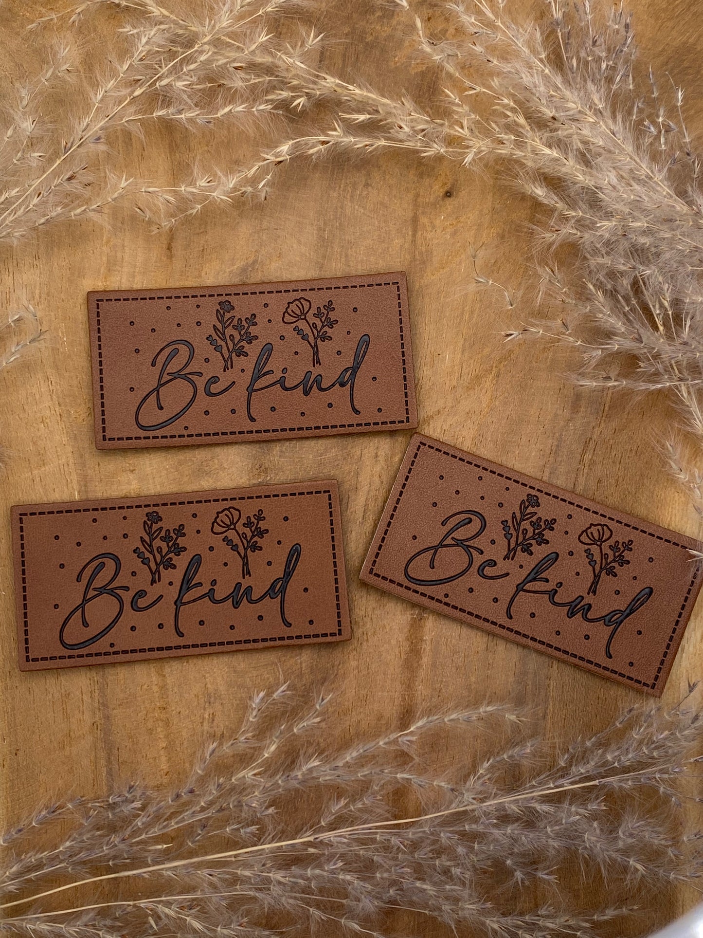 Be kind Kunstlederlabel Kunstleder Label Eigenproduktion