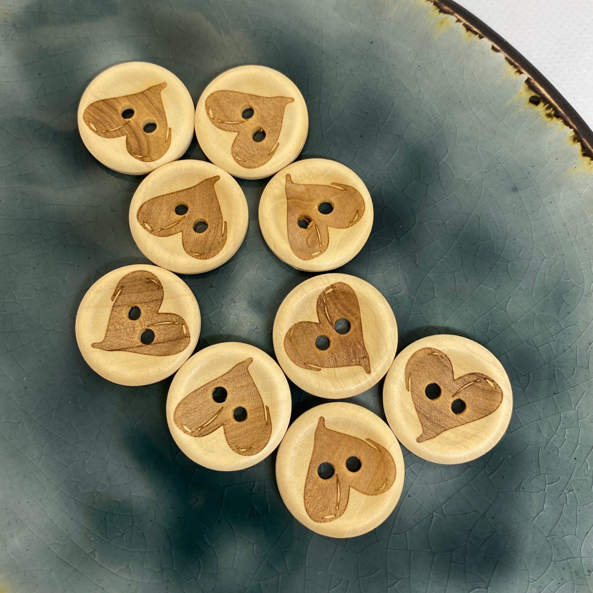 Eigenproduktion Holzknopf Herz  20mm - Ameloua
