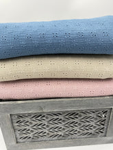 Lade das Bild in den Galerie-Viewer, Musselin Lochstickerei Double Gauze - Dusty Blue
