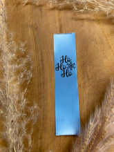 Lade das Bild in den Galerie-Viewer, HoHoHo Satin-Label Eigenproduktion
