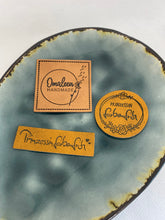Lade das Bild in den Galerie-Viewer, Personalisierte Kunstleder Label
