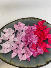 Lade das Bild in den Galerie-Viewer, 5 Schleifen klein fuchsia
